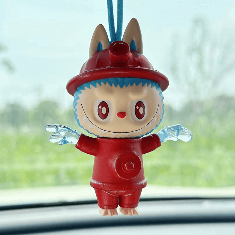 Labubu Almost Hidden – La Figurine Timide et Adorable